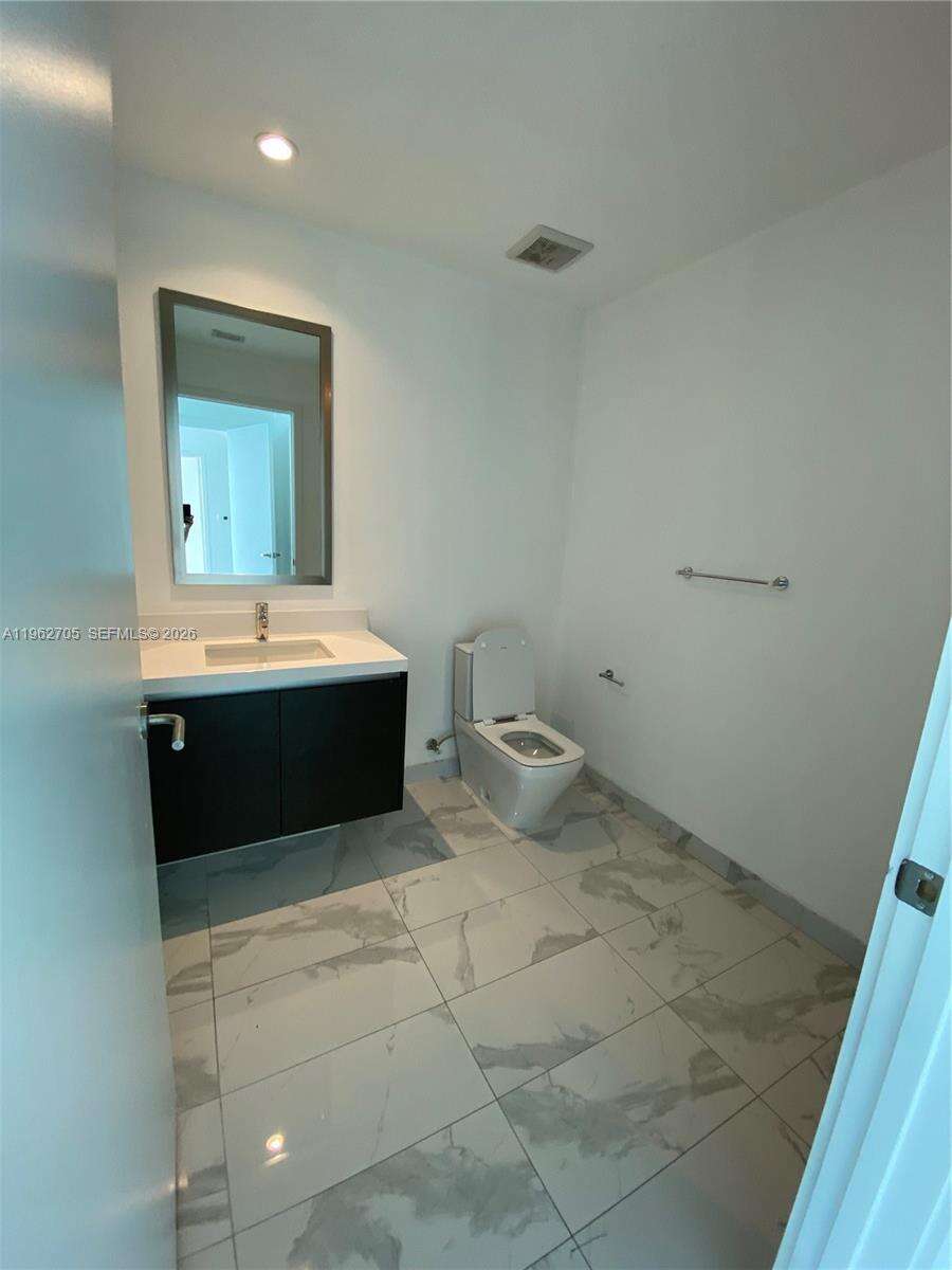 Paramount Miami Worldcenter at 851 1 Ave, Miami, FL 33132 - For Rent photo 18