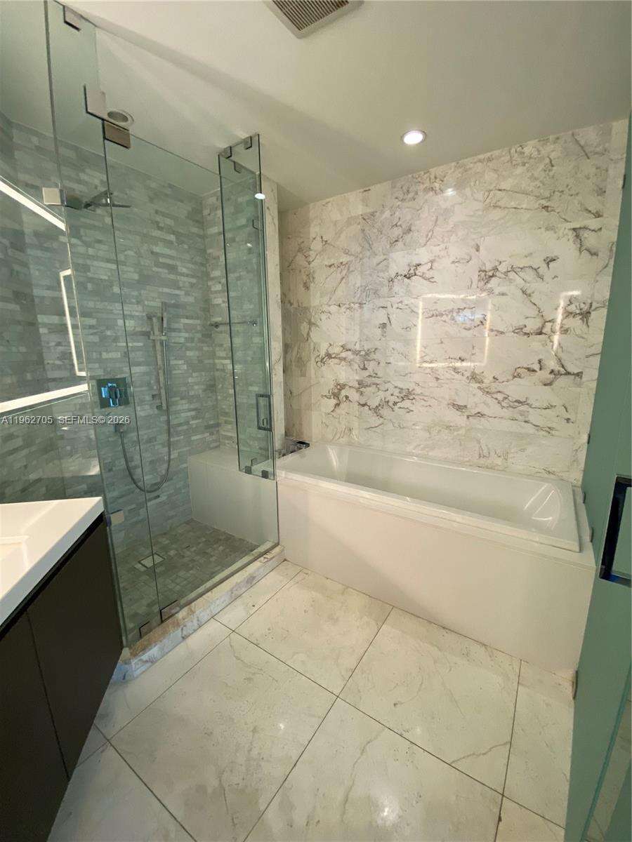 Paramount Miami Worldcenter at 851 1 Ave, Miami, FL 33132 - For Rent photo 19