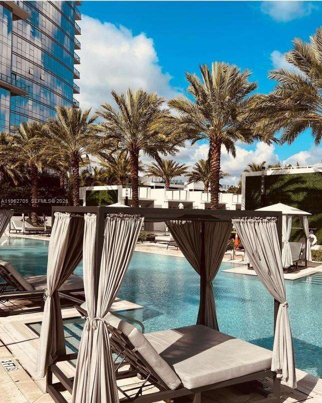 Paramount Miami Worldcenter at 851 1 Ave, Miami, FL 33132 - For Rent photo 3