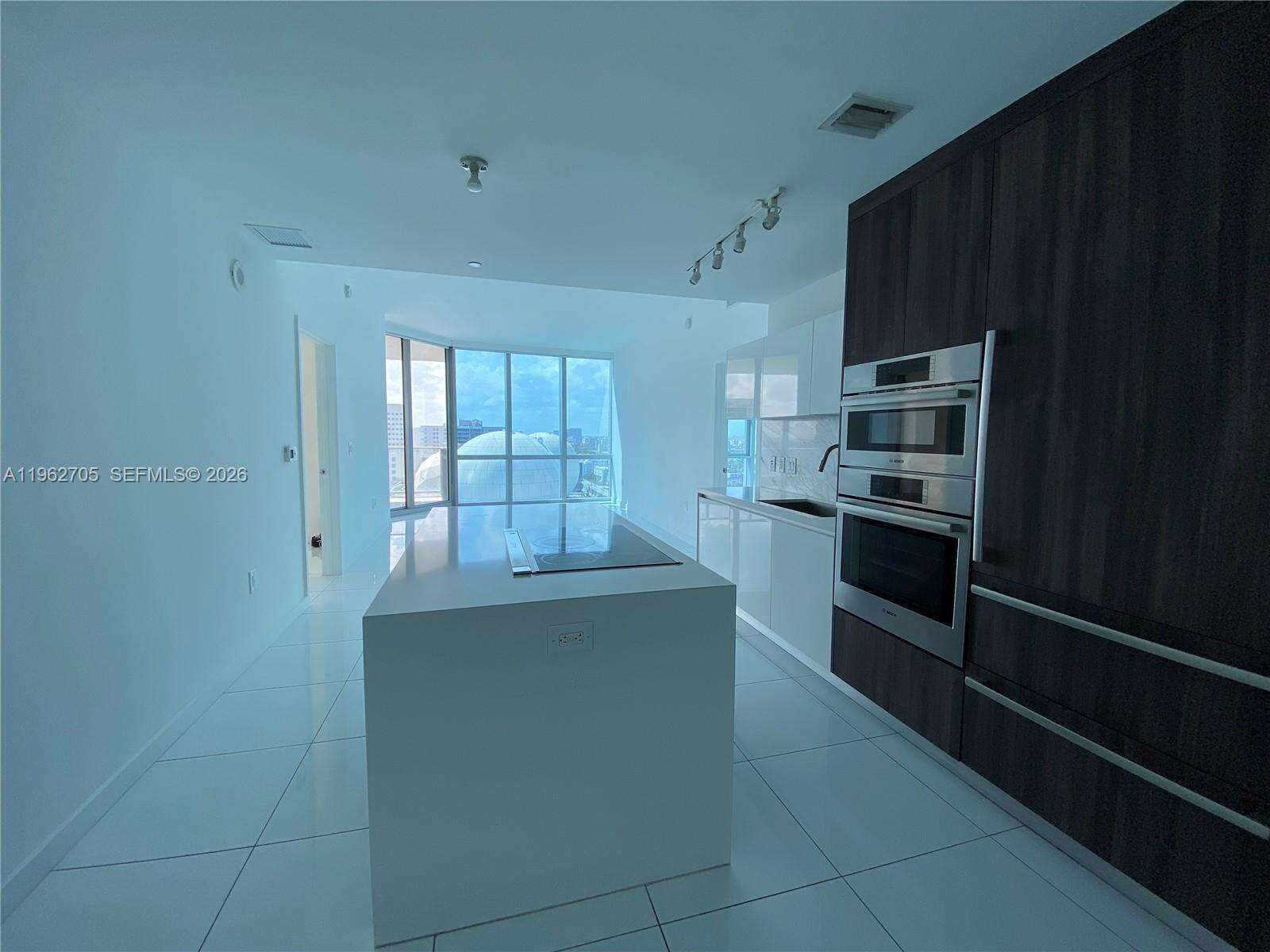 Paramount Miami Worldcenter at 851 1 Ave, Miami, FL 33132 - For Rent photo 22