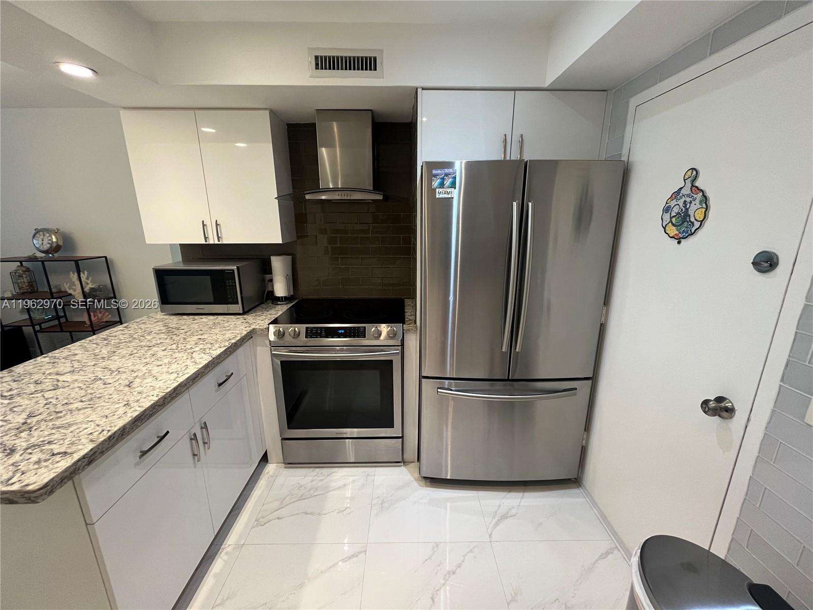 Alexander Towers at 3505 Ocean Dr, Hollywood, FL 33019 - For Rent photo 1