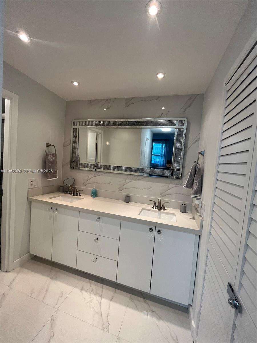 Alexander Towers at 3505 Ocean Dr, Hollywood, FL 33019 - For Rent photo 15