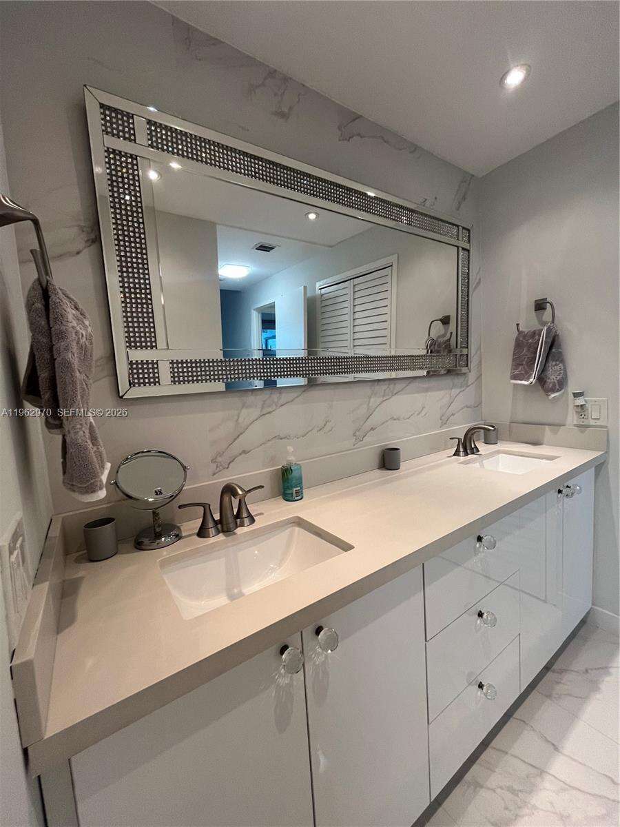 Alexander Towers at 3505 Ocean Dr, Hollywood, FL 33019 - For Rent photo 16