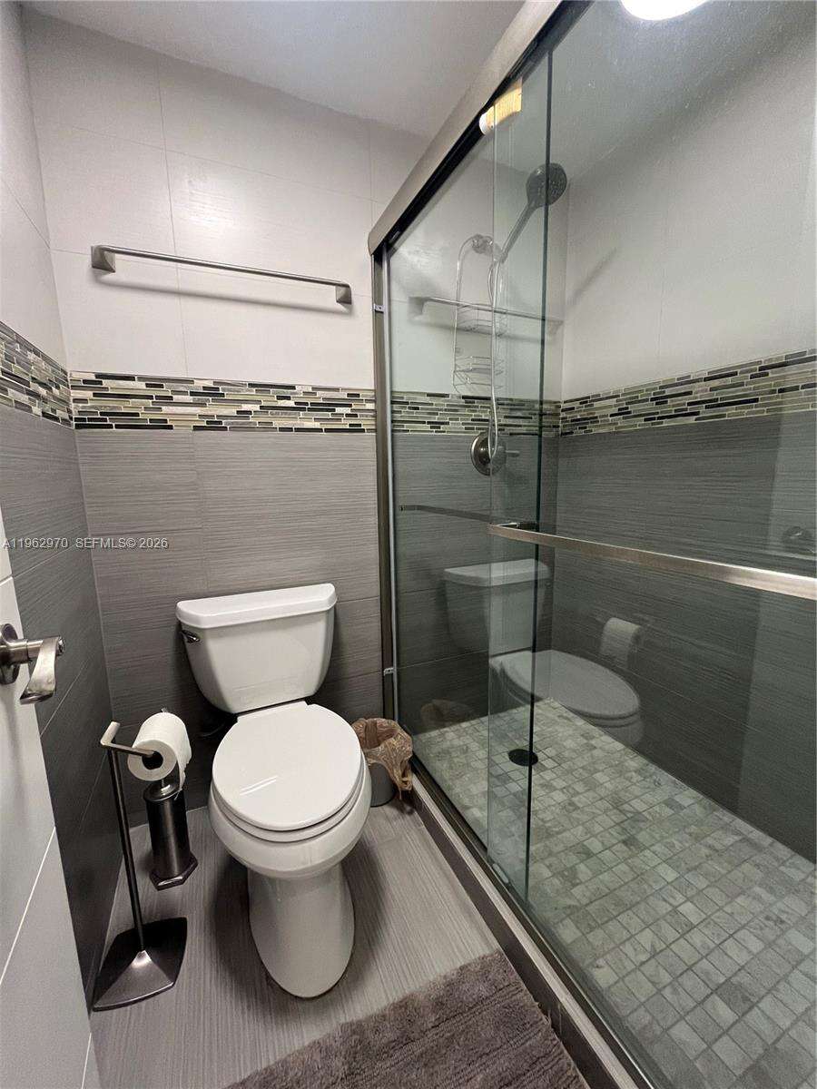 Alexander Towers at 3505 Ocean Dr, Hollywood, FL 33019 - For Rent photo 17