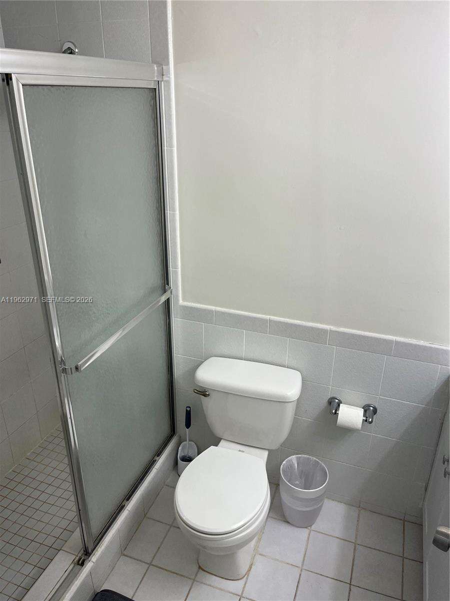 Alexander Towers at Hollywood, FL 33019 - For Rent photo 12