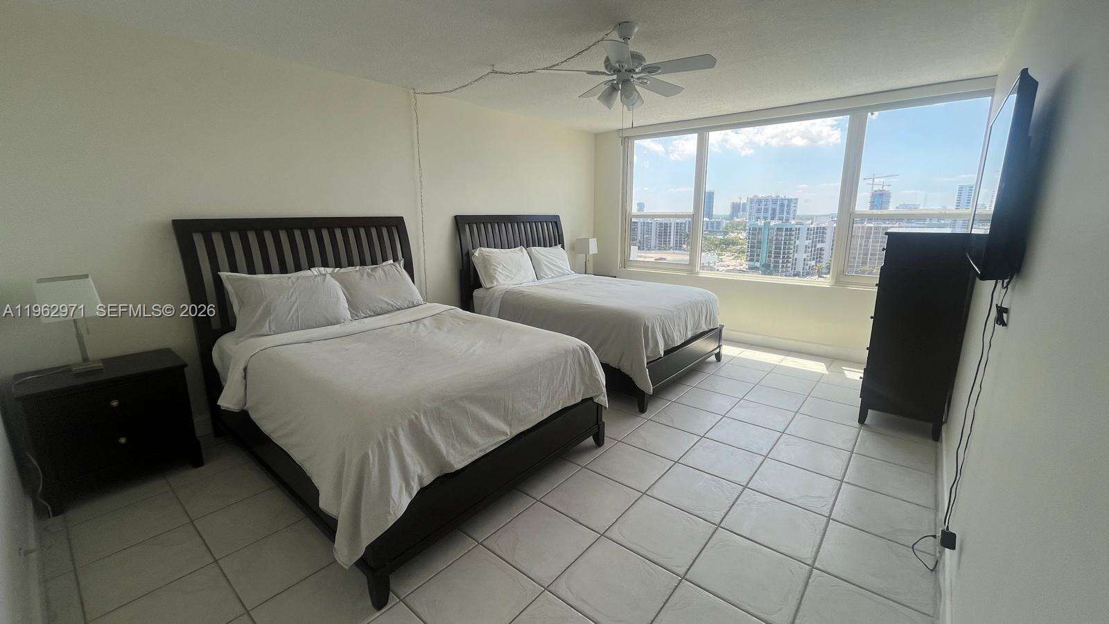 Alexander Towers at Hollywood, FL 33019 - For Rent photo 9