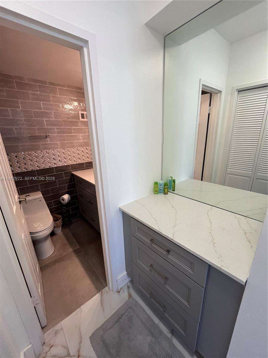 Alexander Towers at Hollywood, FL 33019 - For Rent photo 13