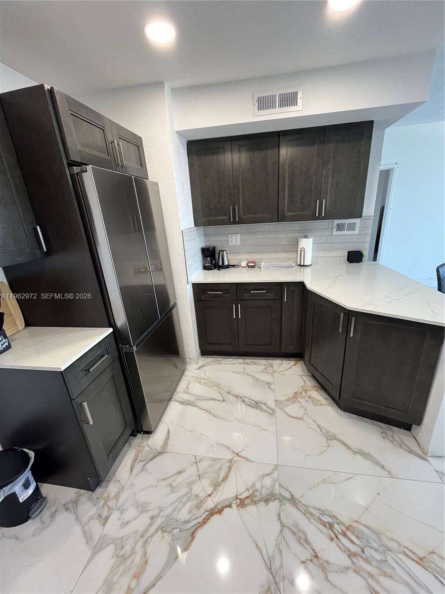 Alexander Towers at Hollywood, FL 33019 - For Rent photo 6