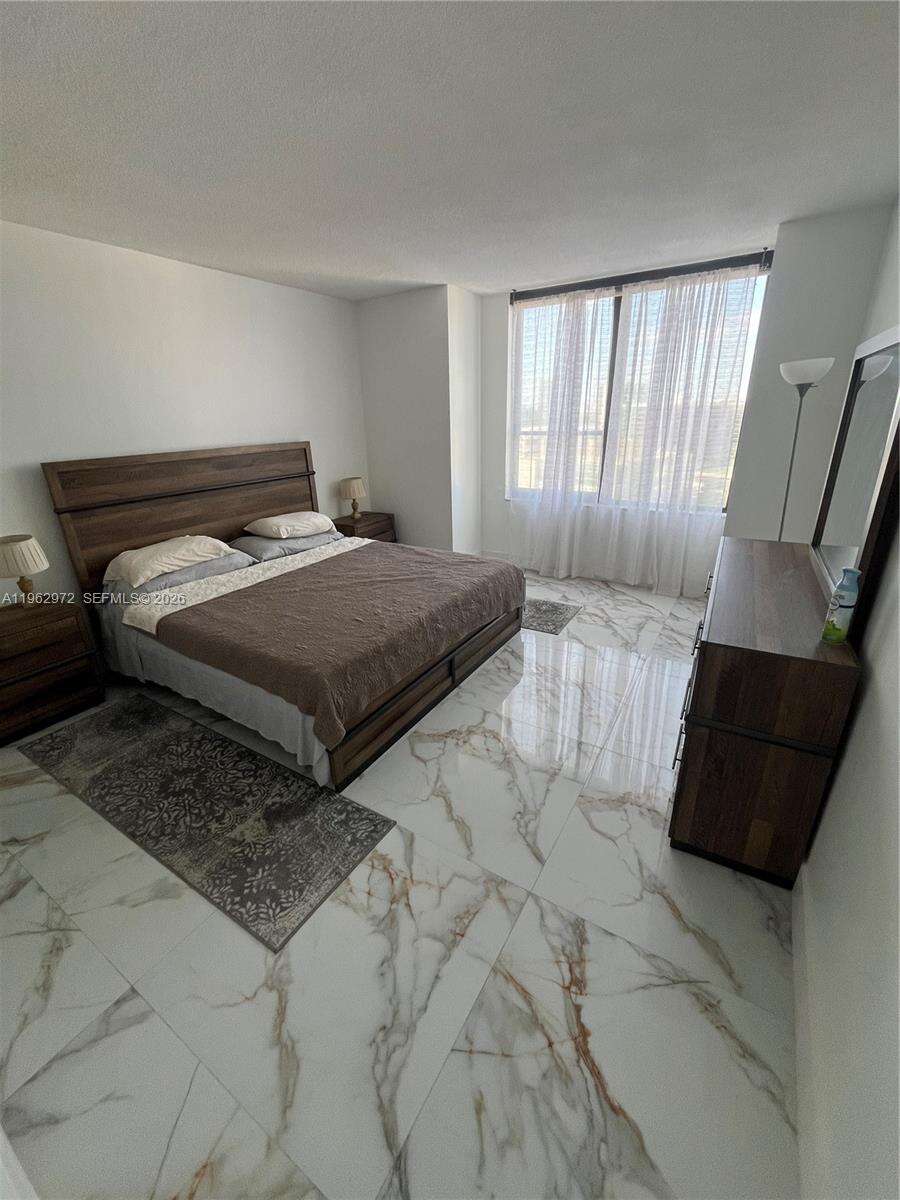 Alexander Towers at Hollywood, FL 33019 - For Rent photo 8