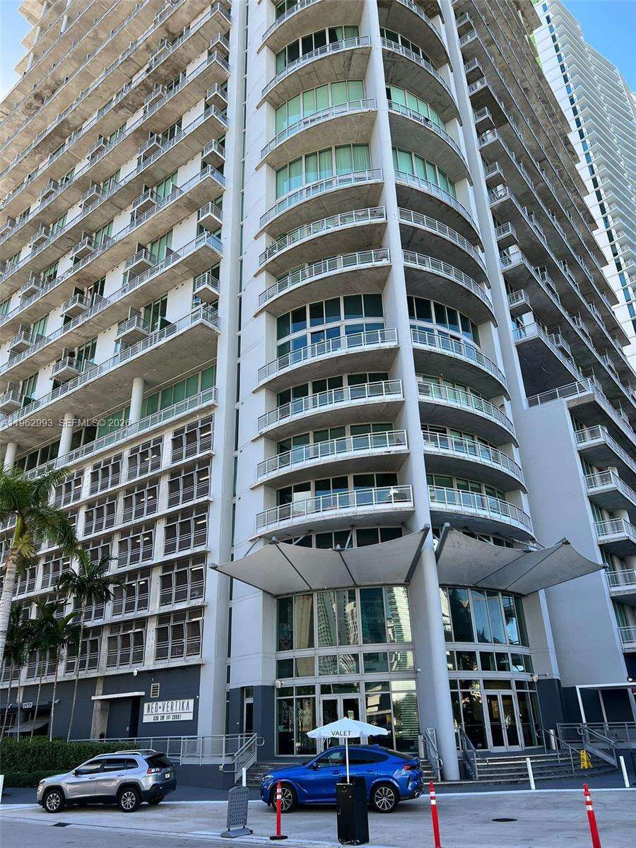 Neo Vertika at 690 1 Ct, Miami, FL 33130 - For Rent photo 2