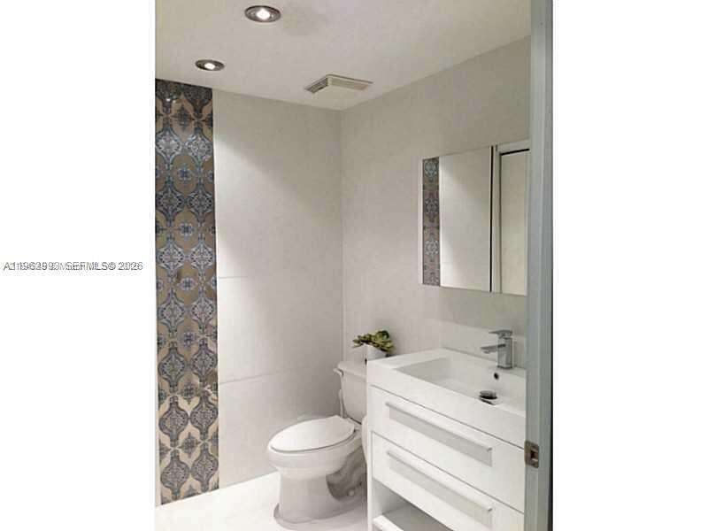 Neo Vertika at 690 1 Ct, Miami, FL 33130 - For Rent photo 11
