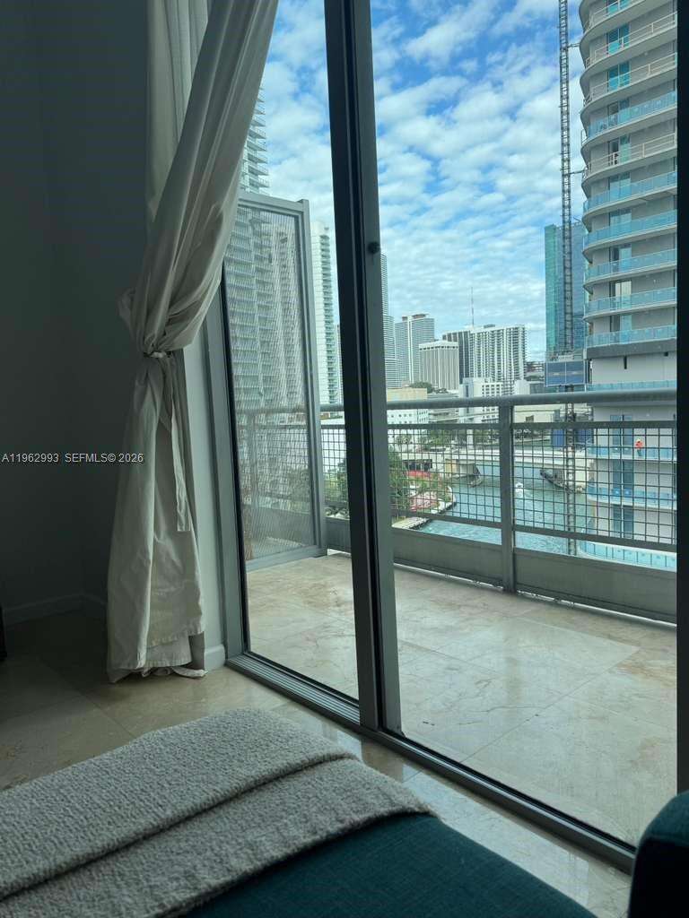 Neo Vertika at 690 1 Ct, Miami, FL 33130 - For Rent photo 14