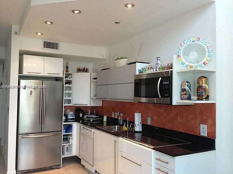 Neo Vertika at 690 1 Ct, Miami, FL 33130 - For Rent photo 4
