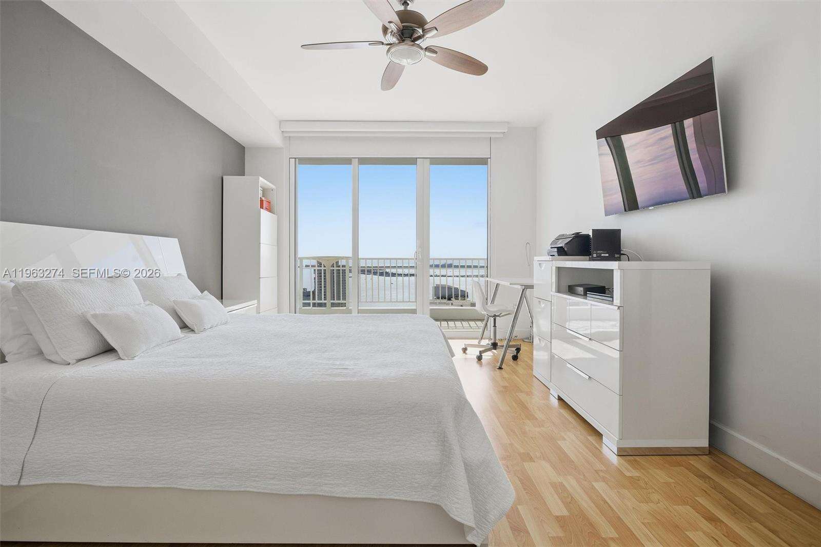 Courts Brickell Key at 801 Brickell Key Blvd, Miami, FL 33131 - For Rent photo 9
