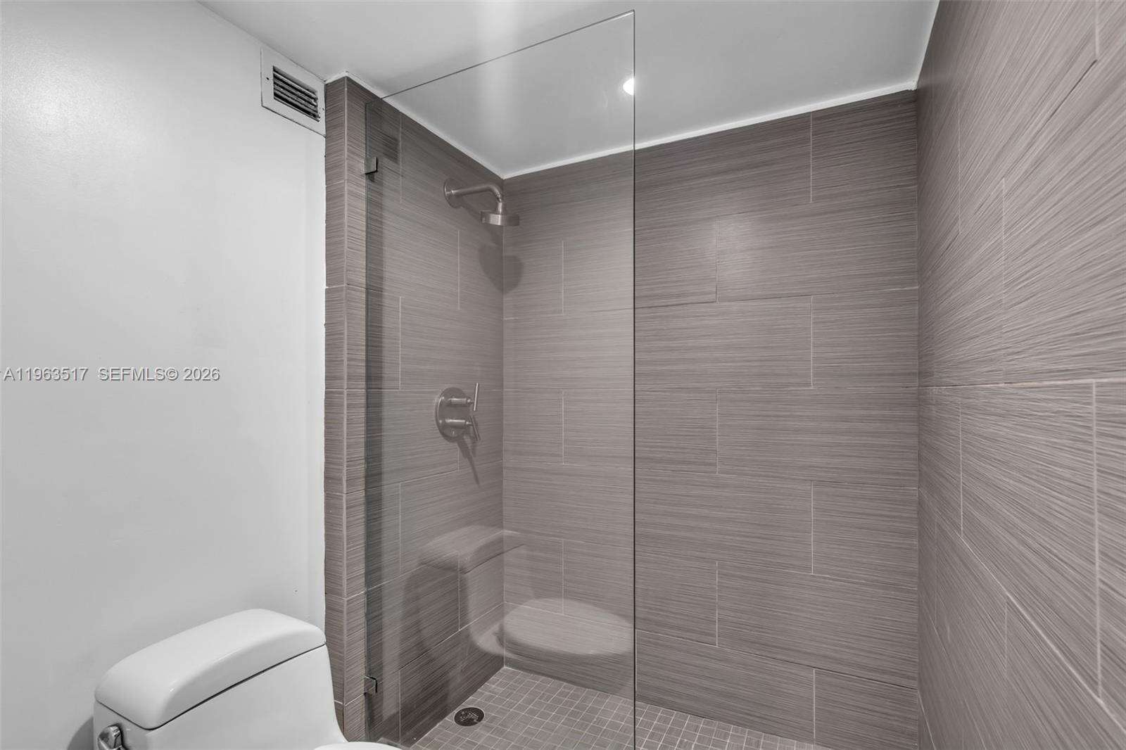 Roney Palace at 2301 Collins Ave, Miami Beach, FL 33139 - For Rent photo 11