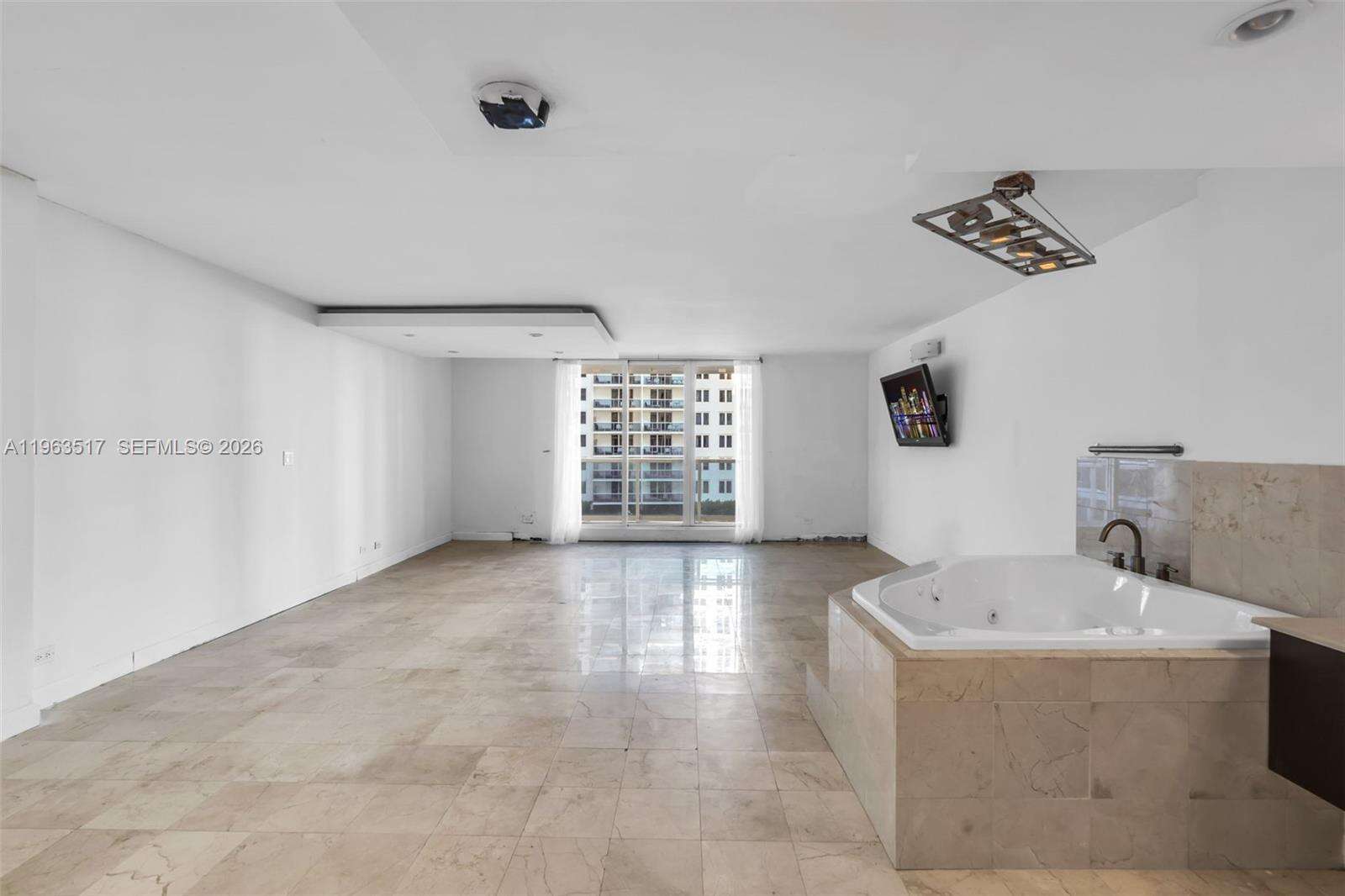 Roney Palace at 2301 Collins Ave, Miami Beach, FL 33139 - For Rent photo 4