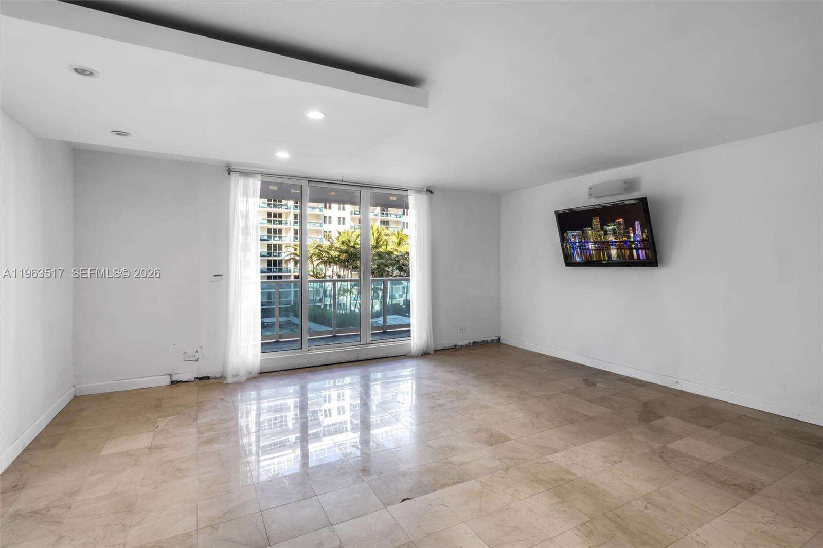 Roney Palace at 2301 Collins Ave, Miami Beach, FL 33139 - For Rent photo 5