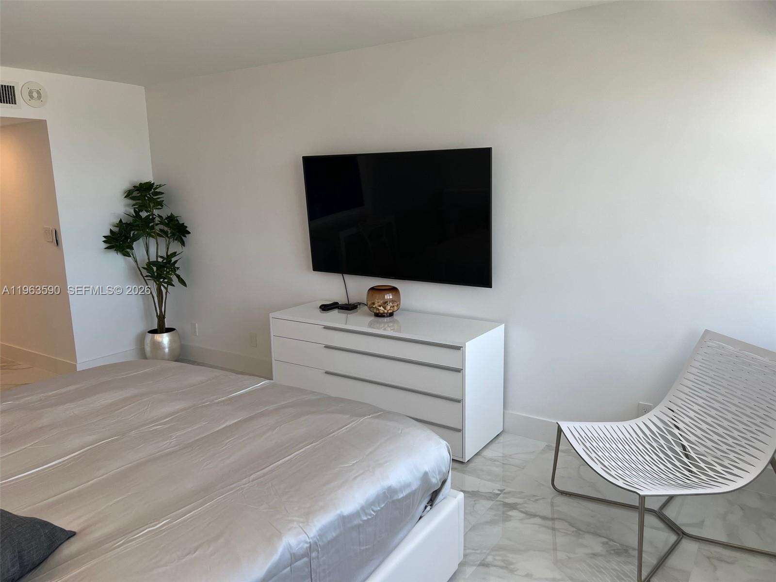 Decoplage at 100 Lincoln Rd, Miami Beach, FL 33139 - For Rent photo 21