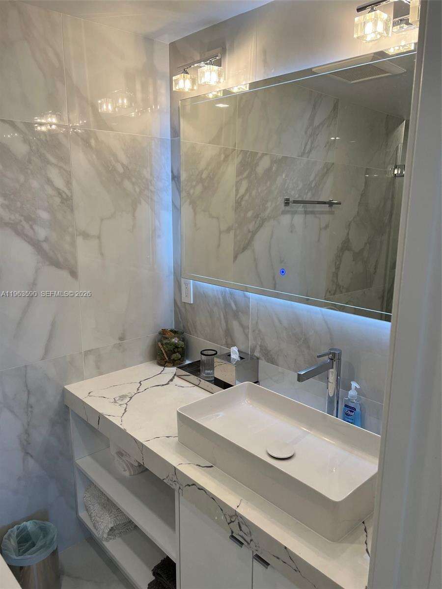 Decoplage at 100 Lincoln Rd, Miami Beach, FL 33139 - For Rent photo 24