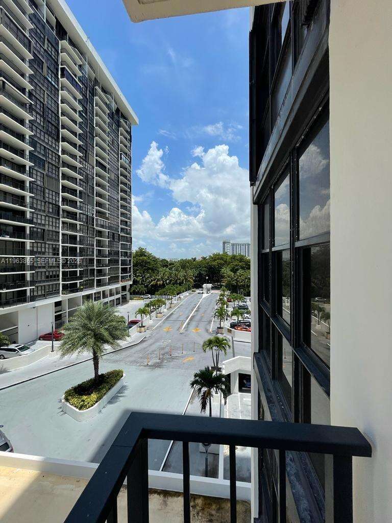 Brickell Place at 1865 Brickell Ave, Miami, FL 33129 - For Rent photo 15