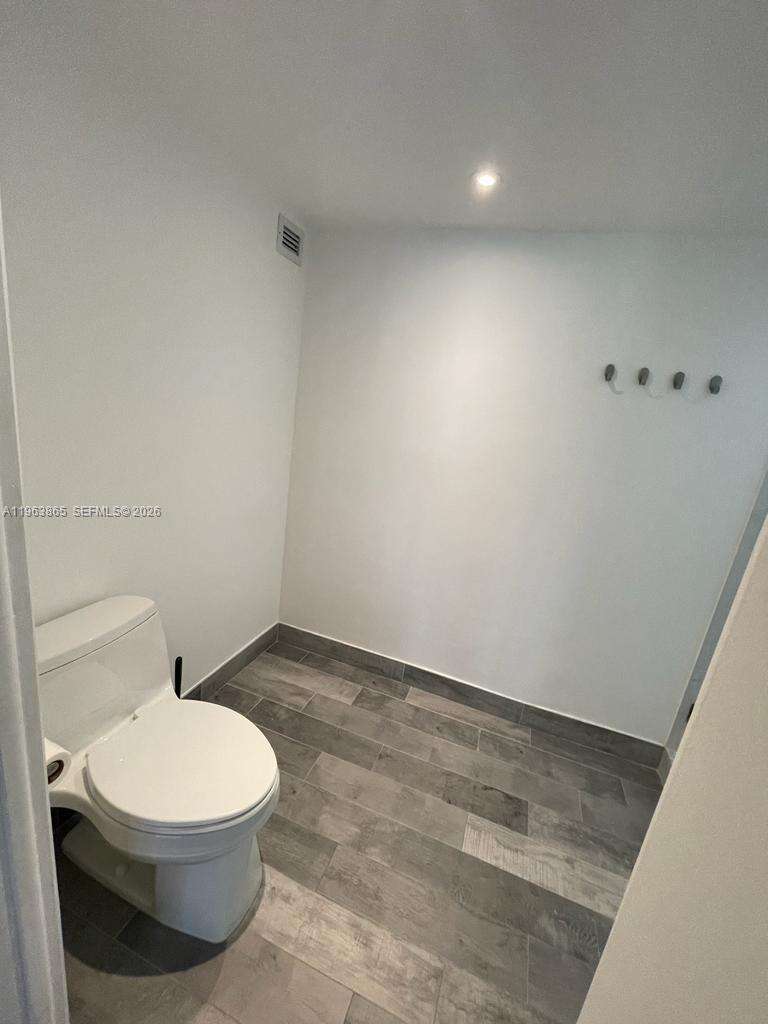 Brickell Place at 1865 Brickell Ave, Miami, FL 33129 - For Rent photo 22