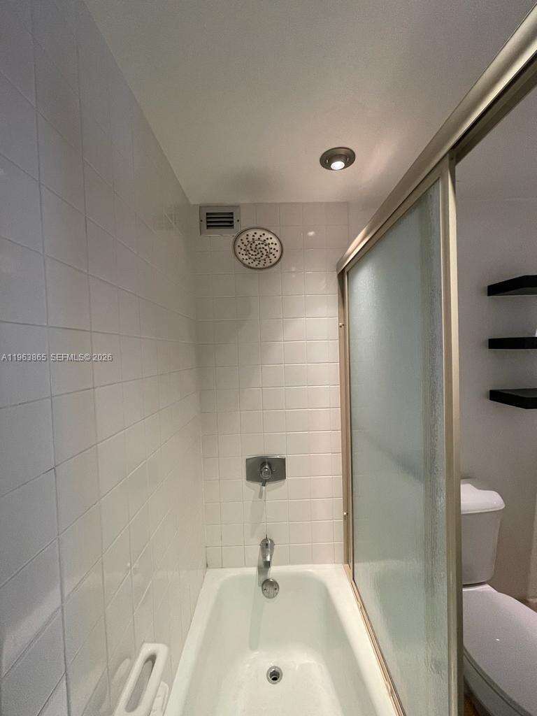 Brickell Place at 1865 Brickell Ave, Miami, FL 33129 - For Rent photo 35