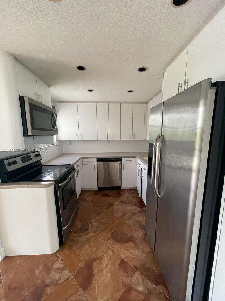 Brickell Place at 1865 Brickell Ave, Miami, FL 33129 - For Rent photo 40