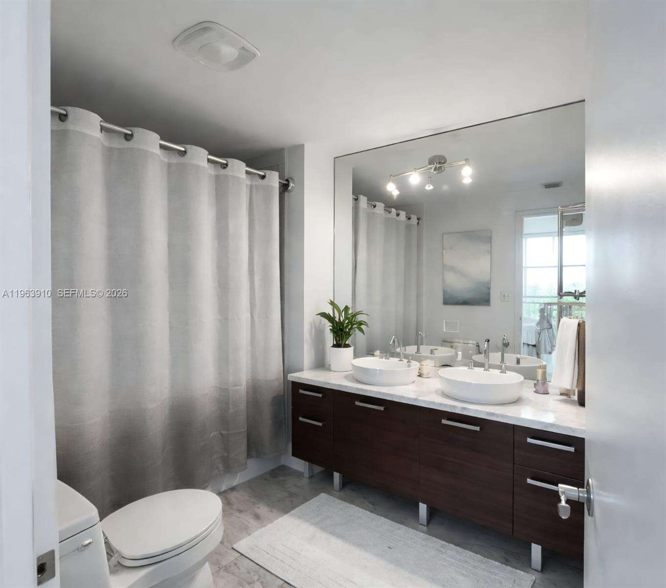Vizcayne South at 253 2 St, Miami, FL 33132 - For Rent photo 5