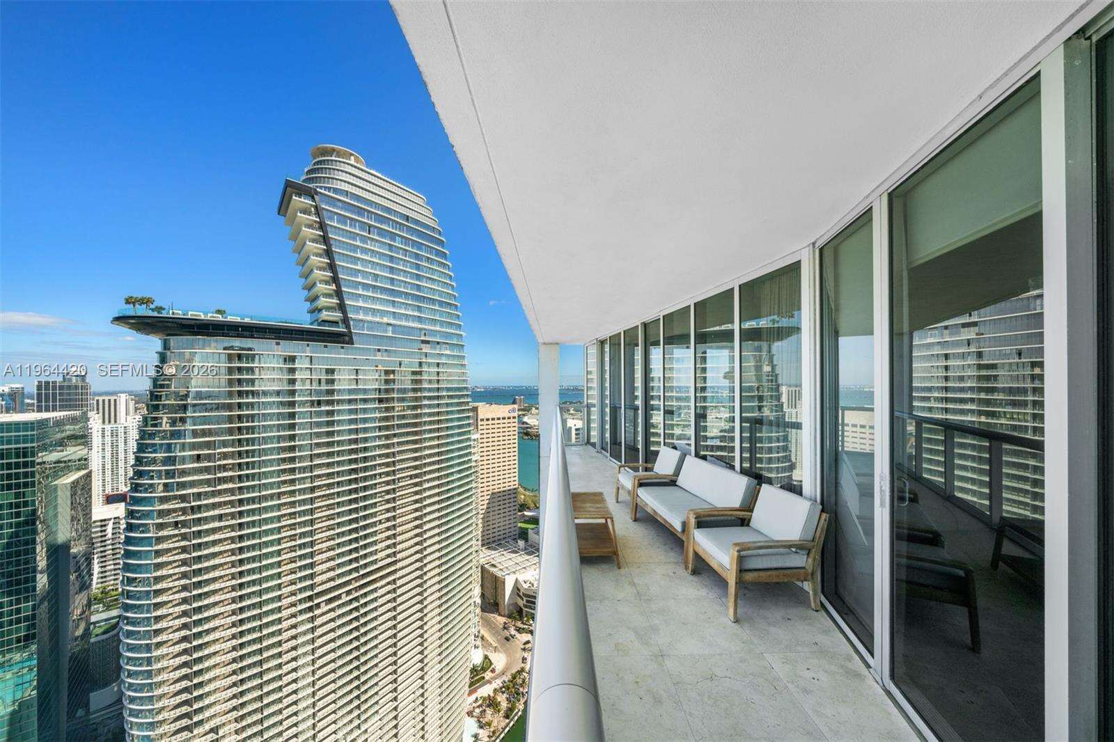 Icon Brickell 1 at 465 Brickell Ave, Miami, FL 33131 - For Rent photo 17
