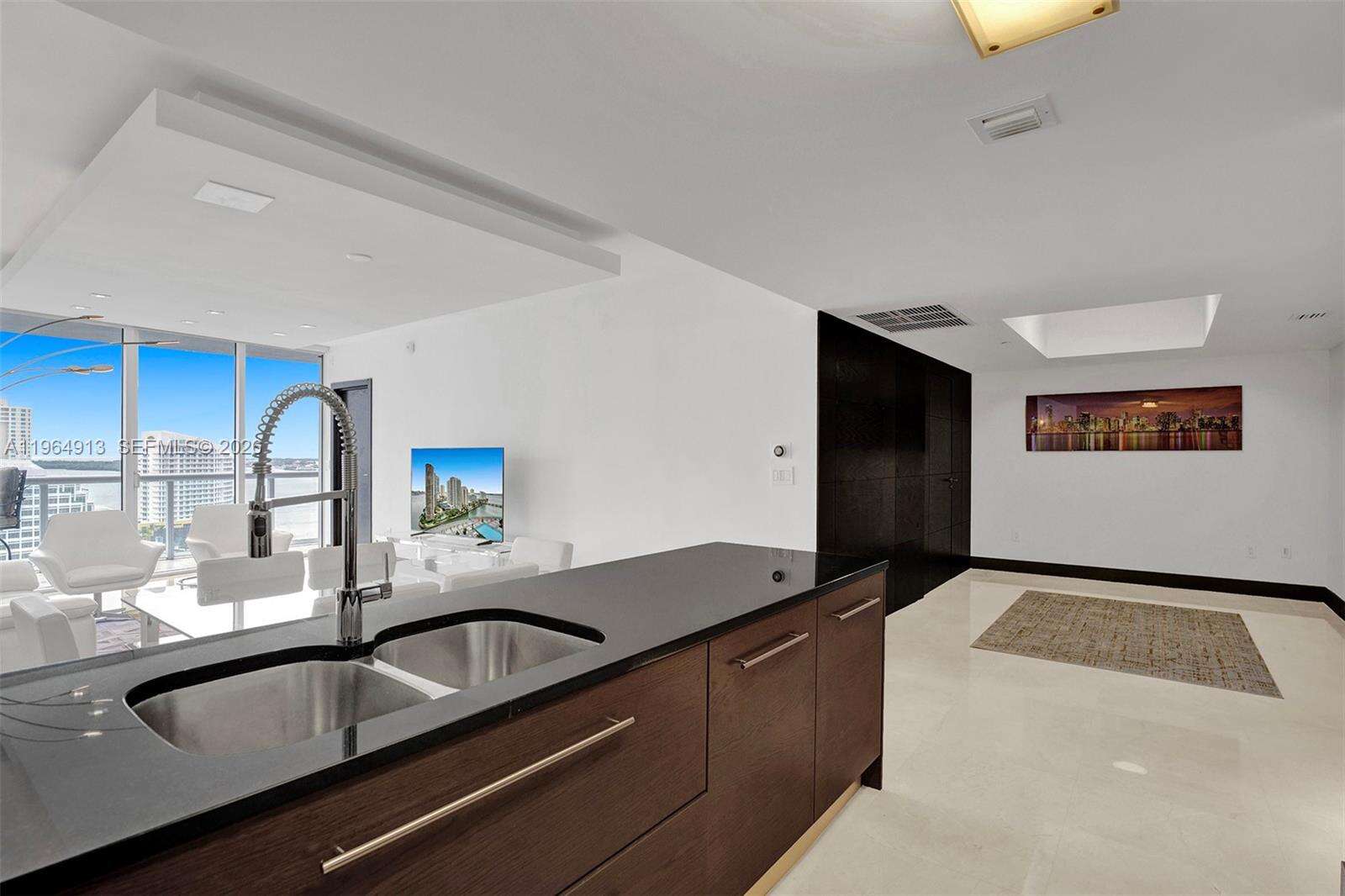 Icon Brickell 1 at 465 Brickell Ave, Miami, FL 33131 - For Rent photo 15