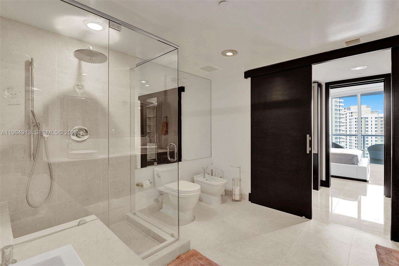 Icon Brickell 1 at 465 Brickell Ave, Miami, FL 33131 - For Rent photo 22