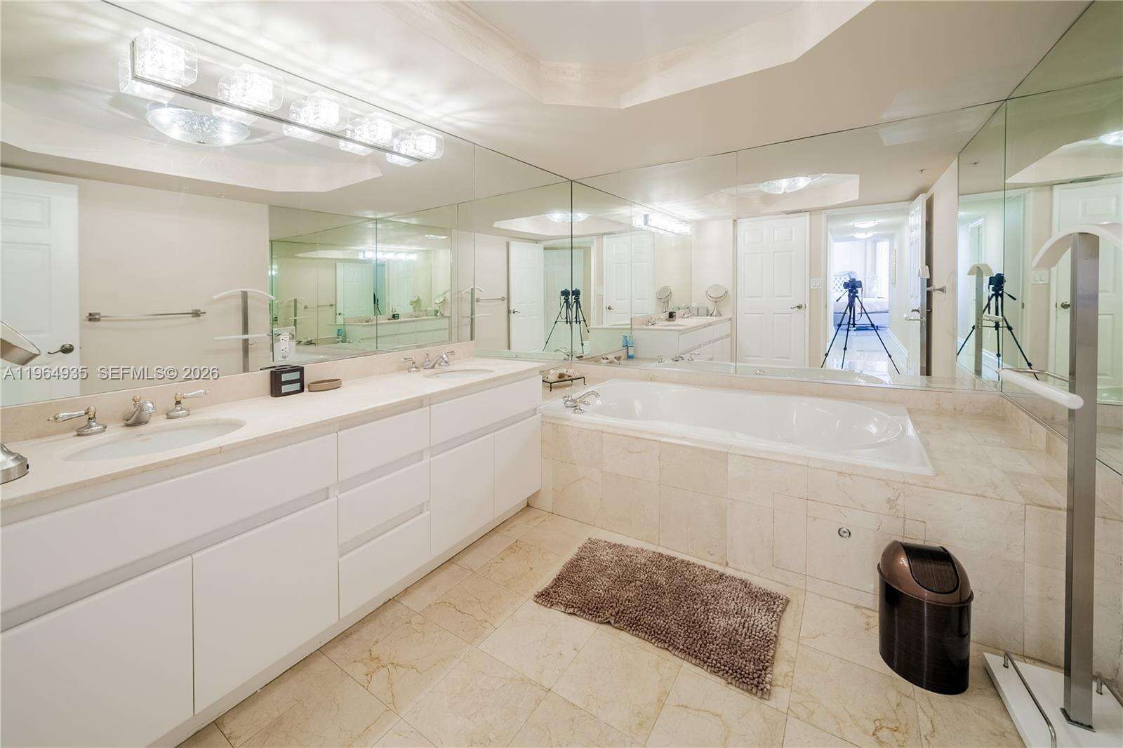 Sands Pointe at 16711 Collins Ave, Sunny Isles Beach, FL 33160 - For Rent photo 22
