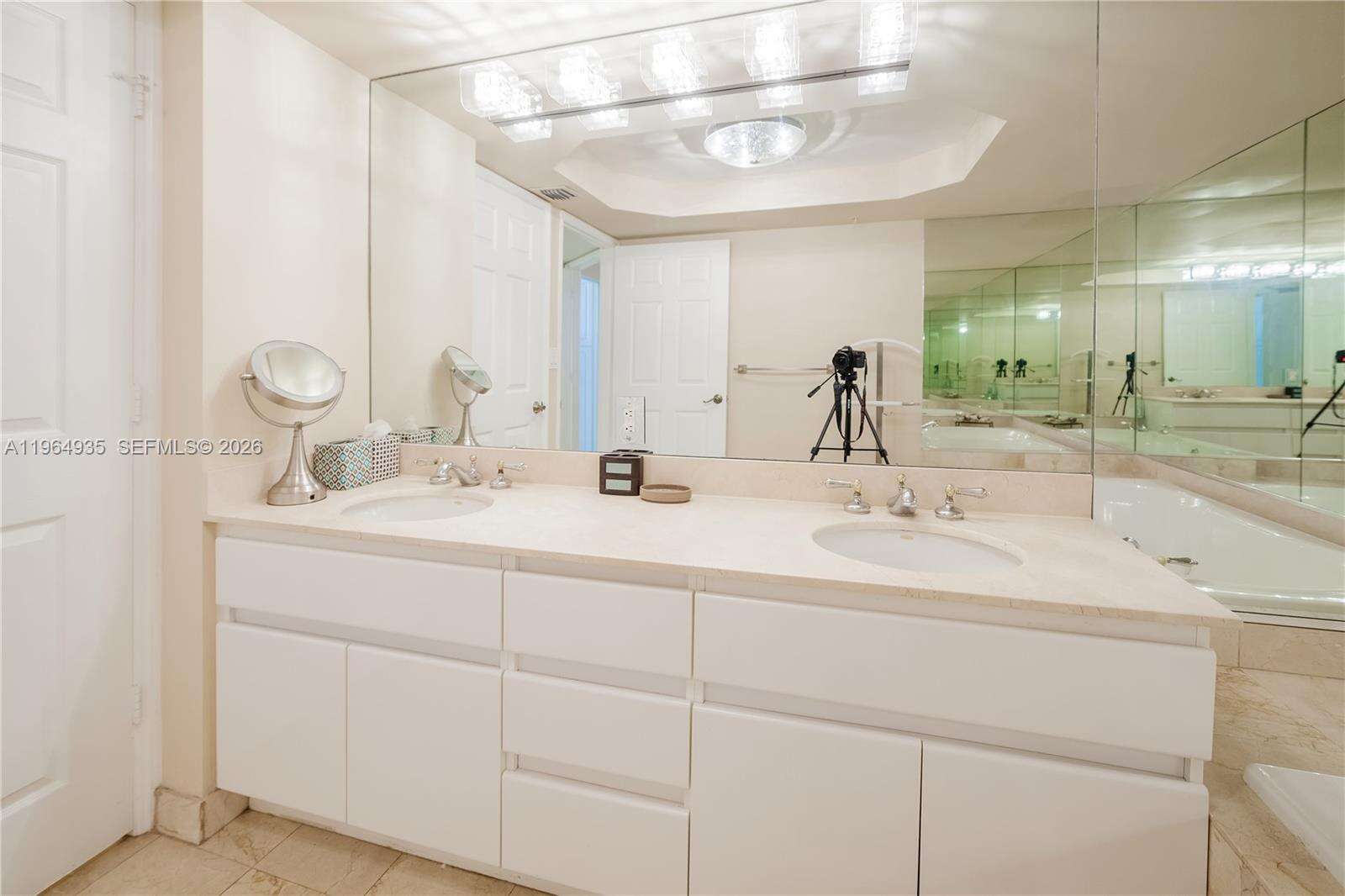 Sands Pointe at 16711 Collins Ave, Sunny Isles Beach, FL 33160 - For Rent photo 23