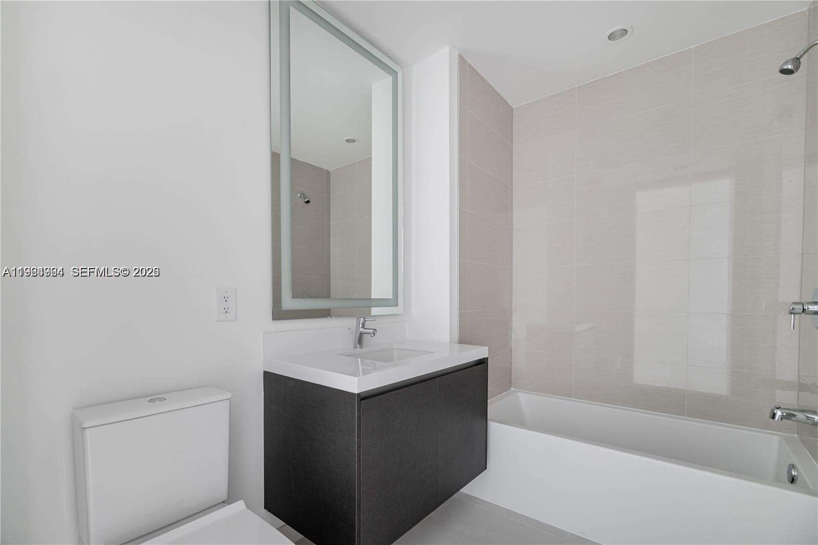 Paramount Miami Worldcenter at 851 1 Ave, Miami, FL 33132 - For Rent photo 16