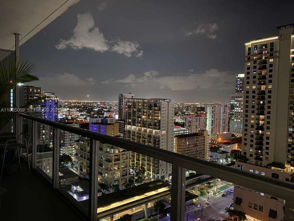 Axis On Brickell at 1111 1 Ave, Miami, FL 33130 - For Rent photo 4