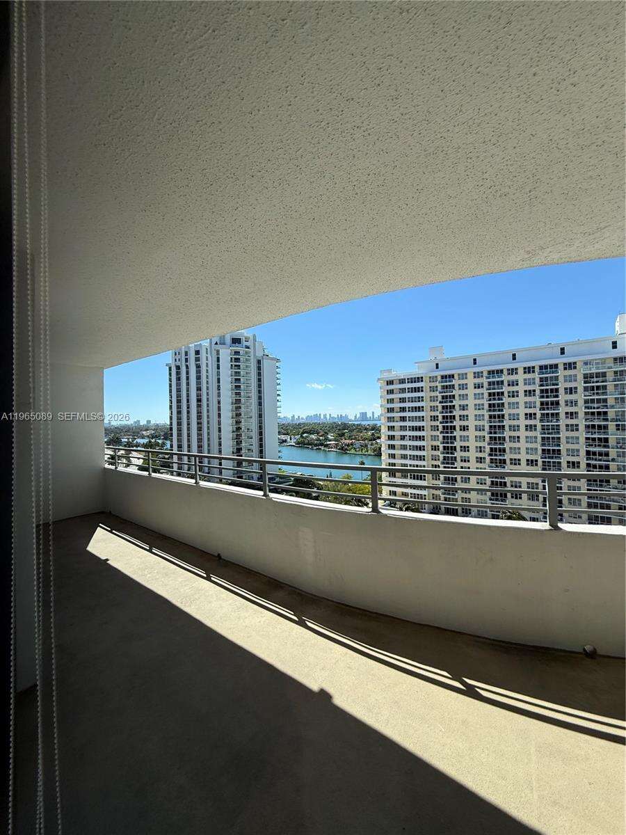 Oceanside Plaza at 5555 Collins Ave, Miami Beach, FL 33140 - For Rent photo 12