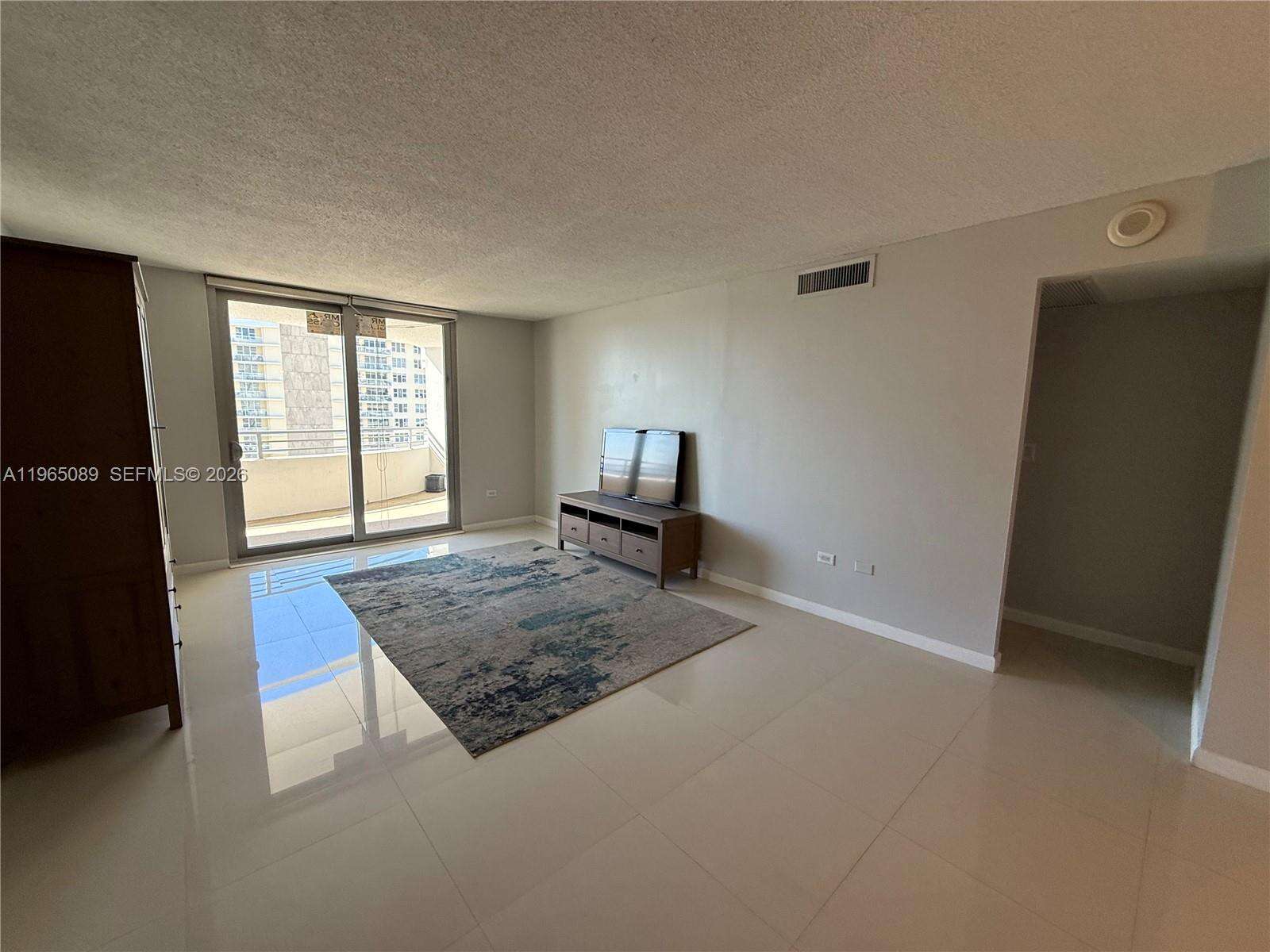 Oceanside Plaza at 5555 Collins Ave, Miami Beach, FL 33140 - For Rent photo 17