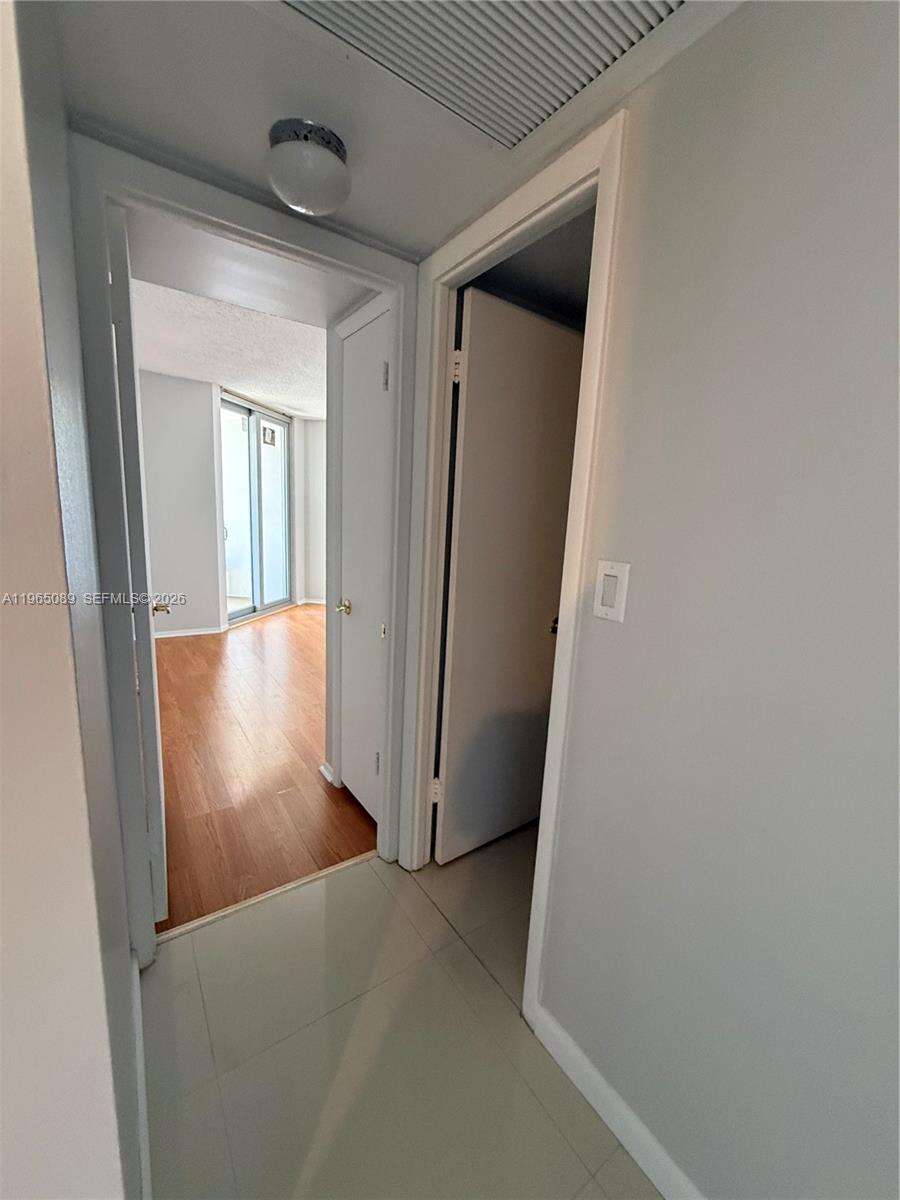 Oceanside Plaza at 5555 Collins Ave, Miami Beach, FL 33140 - For Rent photo 6