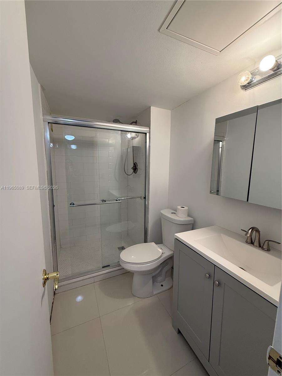 Oceanside Plaza at 5555 Collins Ave, Miami Beach, FL 33140 - For Rent photo 7