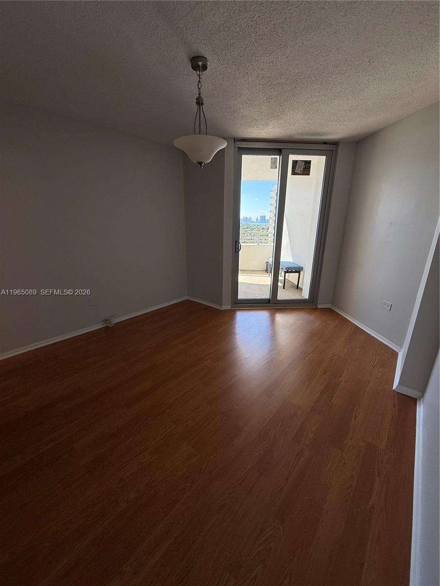 Oceanside Plaza at 5555 Collins Ave, Miami Beach, FL 33140 - For Rent photo 9