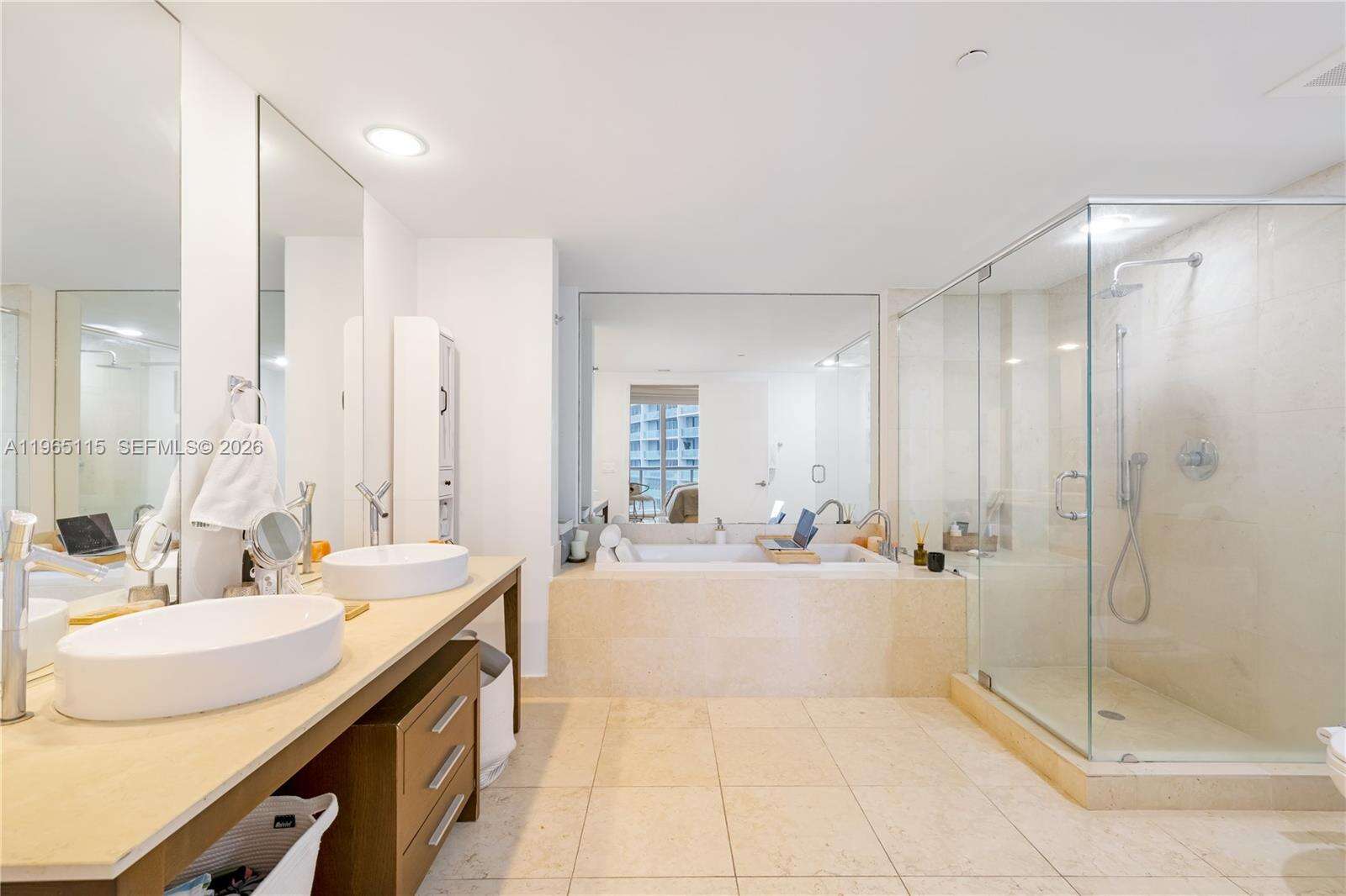 Icon Brickell 2 at 495 Brickell Ave, Miami, FL 33131 - For Rent photo 14