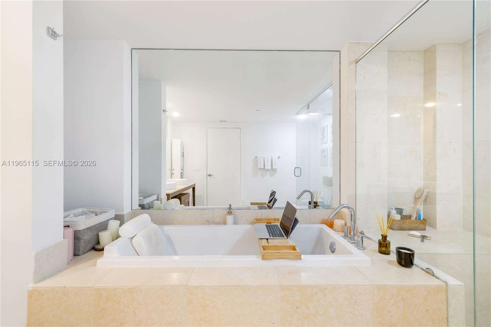 Icon Brickell 2 at 495 Brickell Ave, Miami, FL 33131 - For Rent photo 15