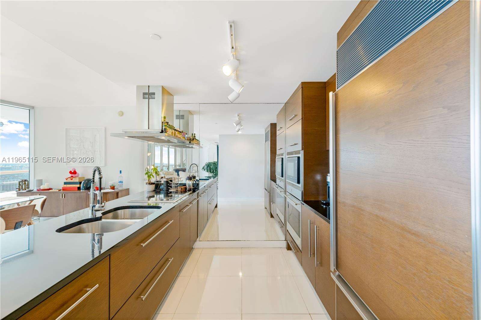 Icon Brickell 2 at 495 Brickell Ave, Miami, FL 33131 - For Rent photo 19