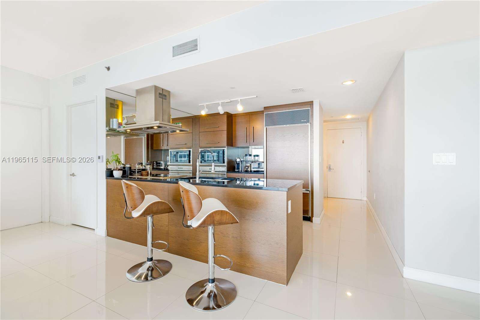 Icon Brickell 2 at 495 Brickell Ave, Miami, FL 33131 - For Rent photo 20