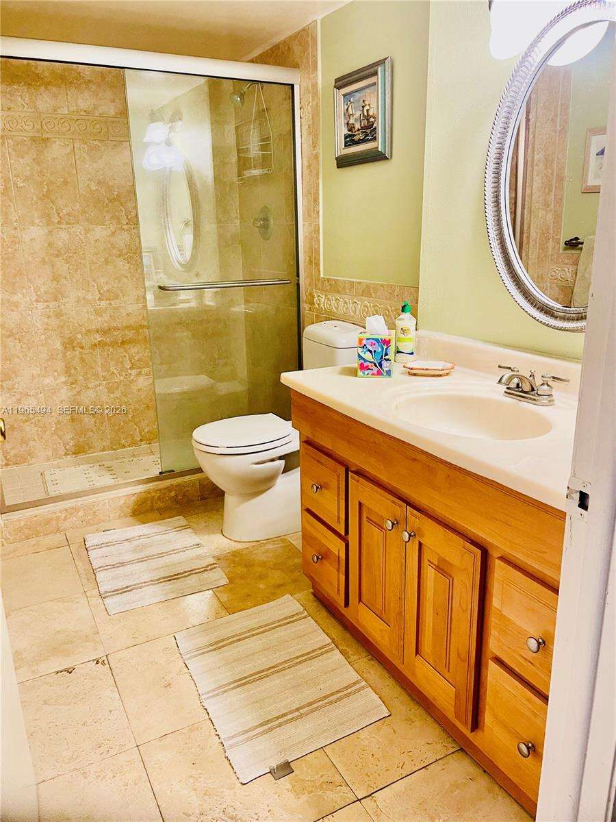 Club Atlantis at 2555 Collins Ave, Miami Beach, FL 33140 - For Rent photo 13