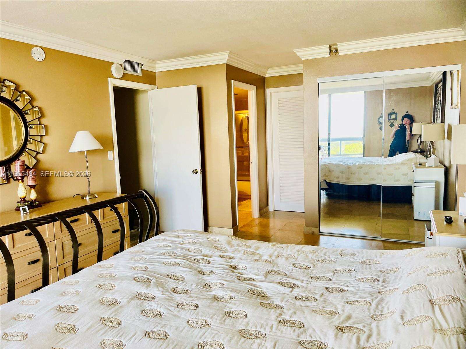 Club Atlantis at 2555 Collins Ave, Miami Beach, FL 33140 - For Rent photo 9
