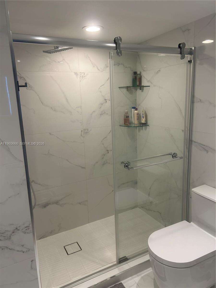 Yacht Club At Portofino at 90 Alton Rd, Miami Beach, FL 33139 - For Rent photo 6