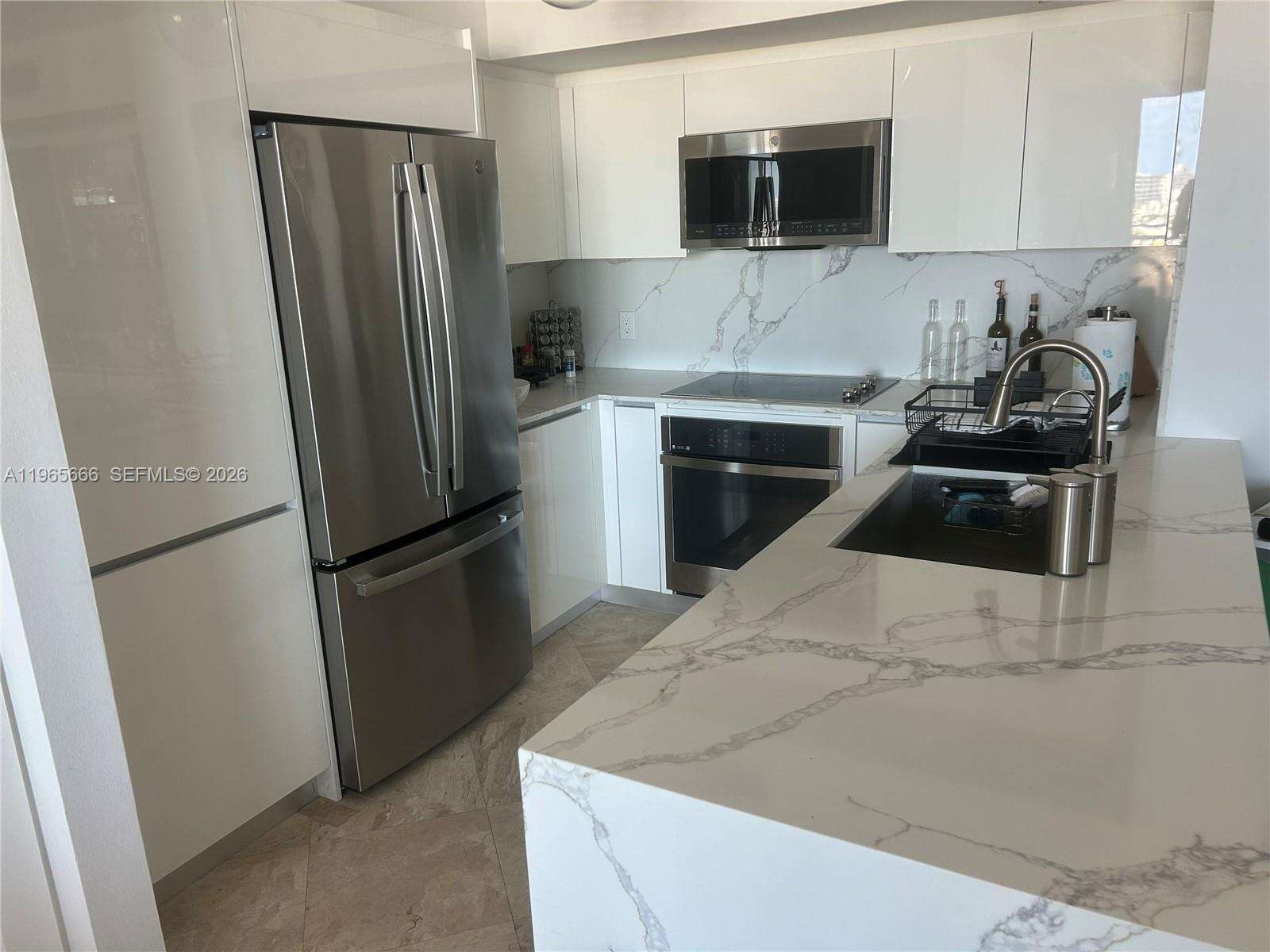 Yacht Club At Portofino at 90 Alton Rd, Miami Beach, FL 33139 - For Rent photo 7