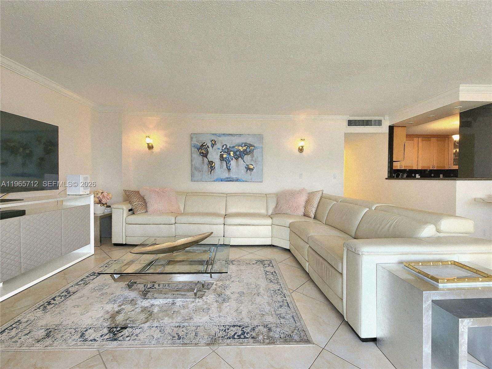 Parker Plaza at 2030 Ocean Dr, Hallandale Beach, FL 33009 - For Rent photo 20
