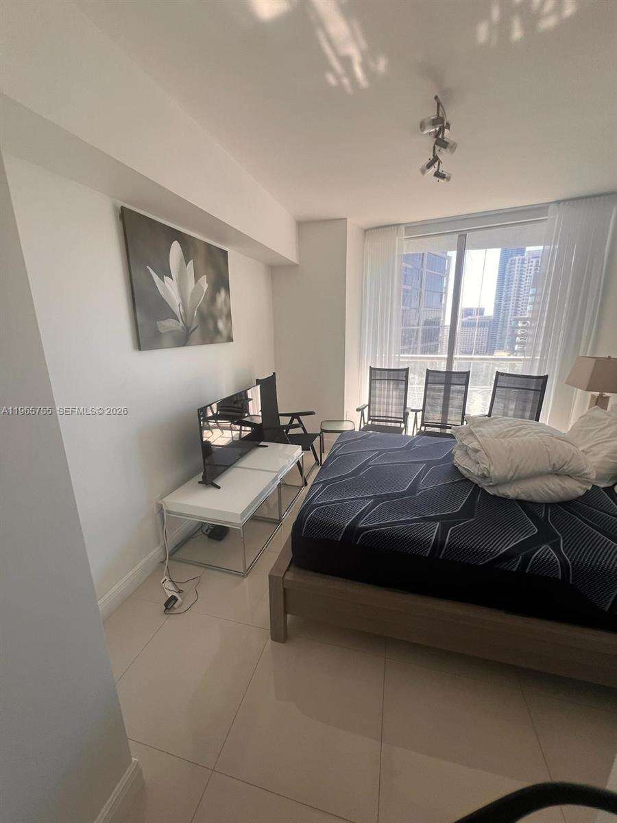Icon Brickell 1 at 475 Brickell Ave, Miami, FL 33131 - For Rent photo 17